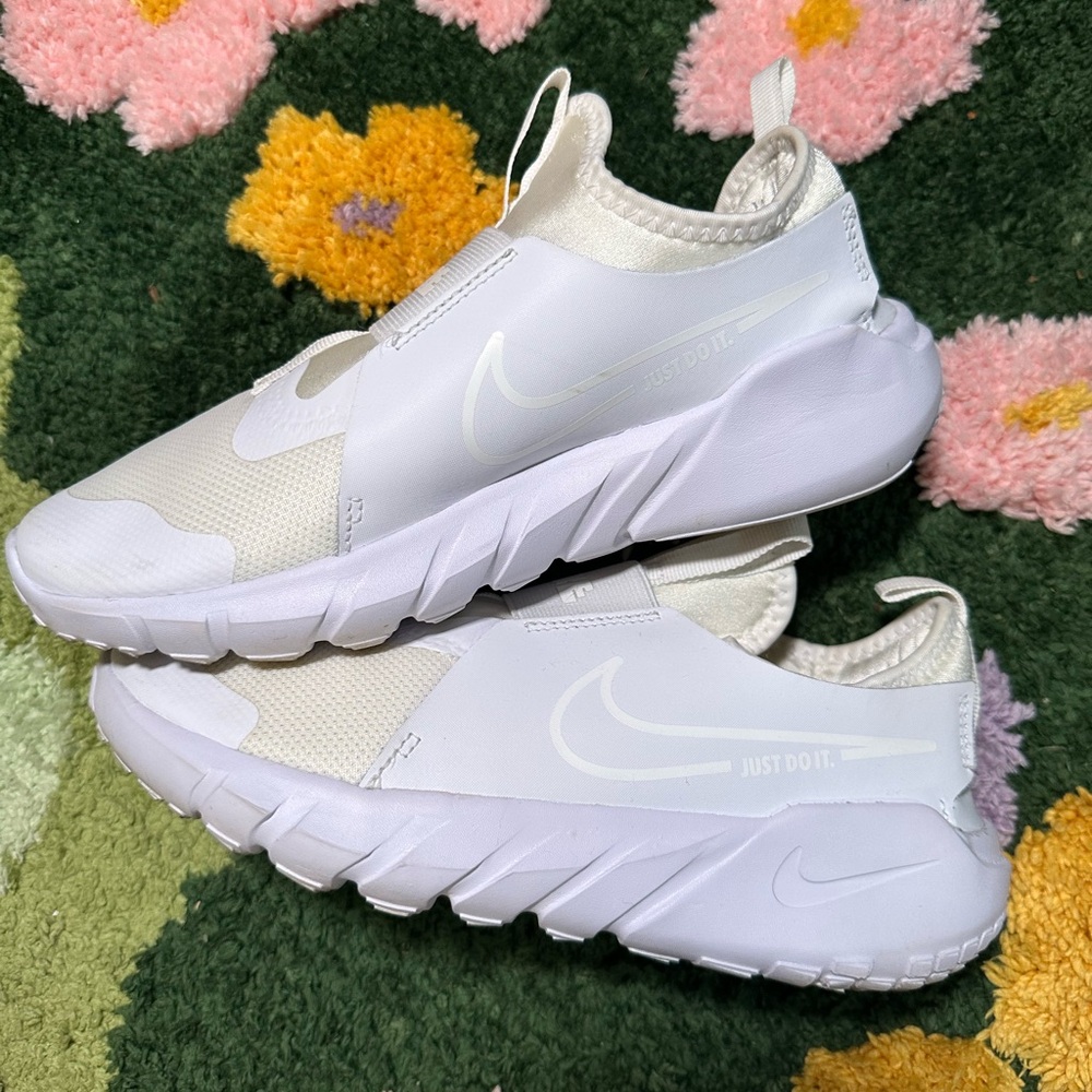 Nike Flex Runner - image 1